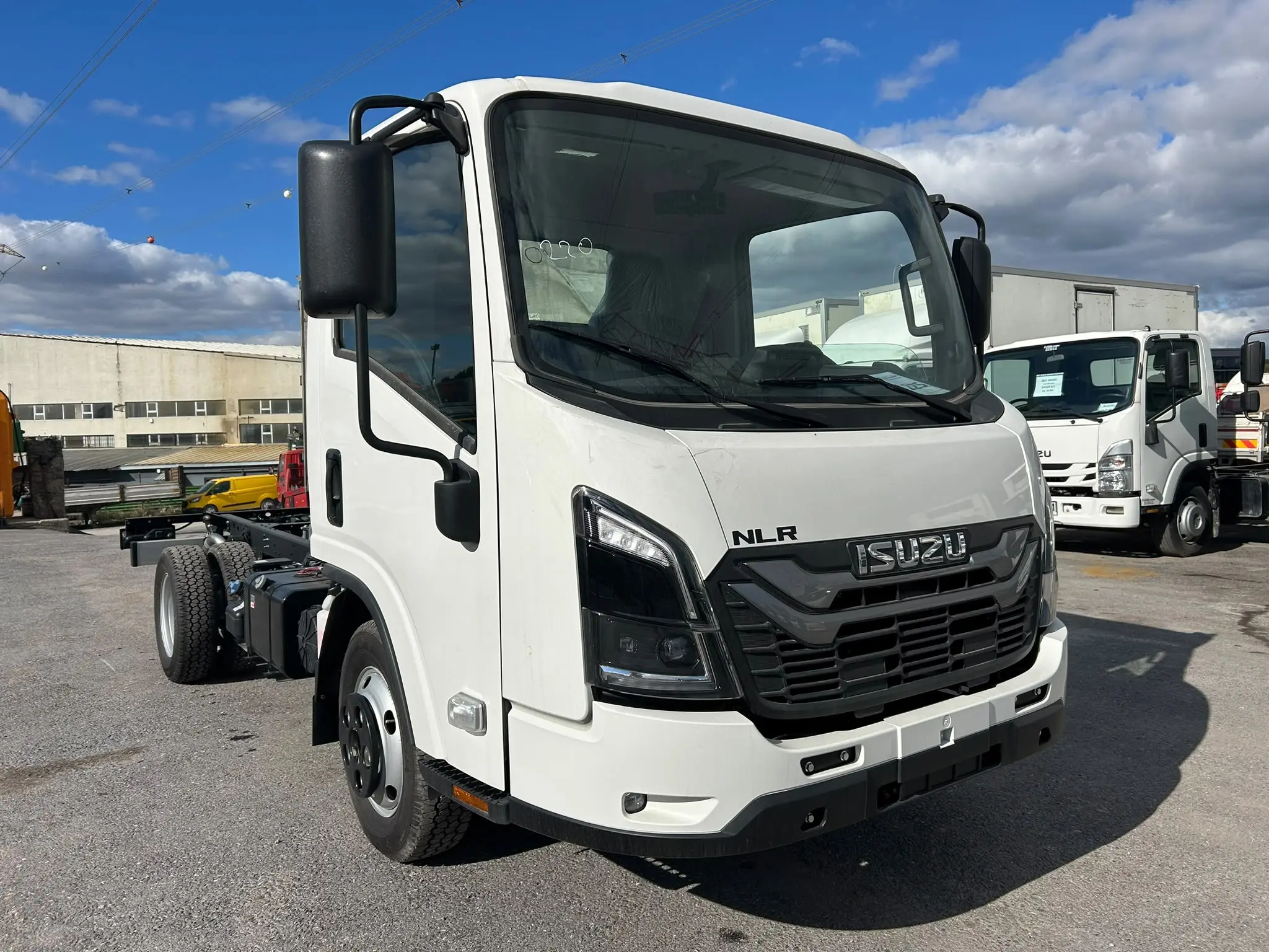 Isuzu NLR / Kamyonet