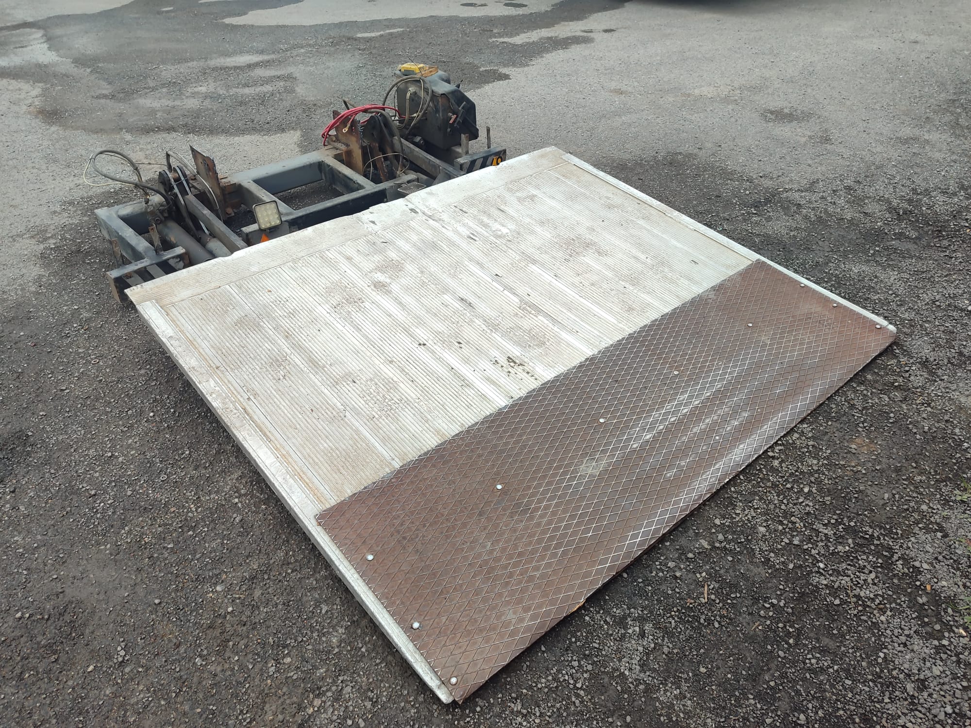 Alümiyum Lift 24 Volt ( Mitsubishi )