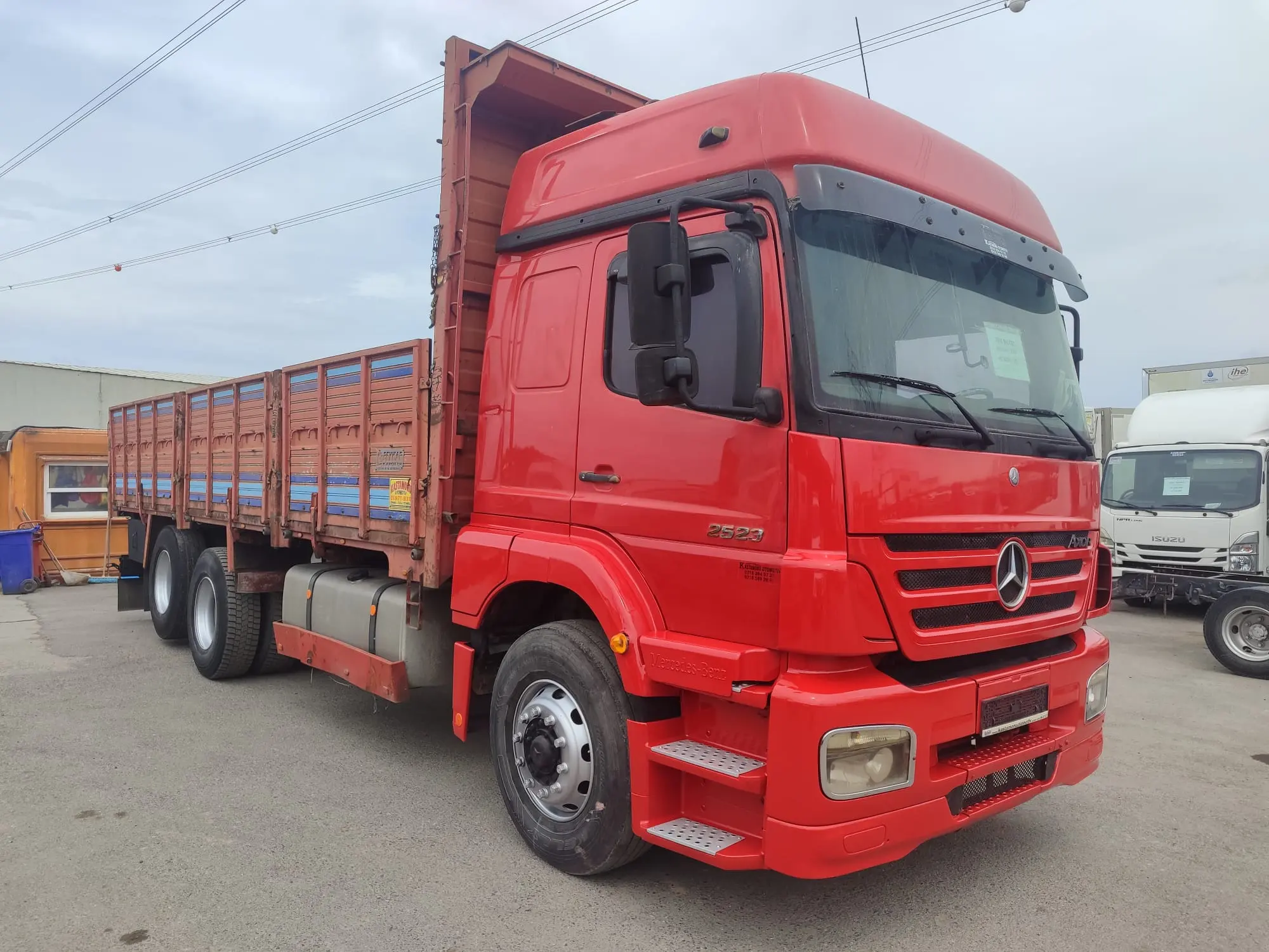 Axor 2523 / Kamyon