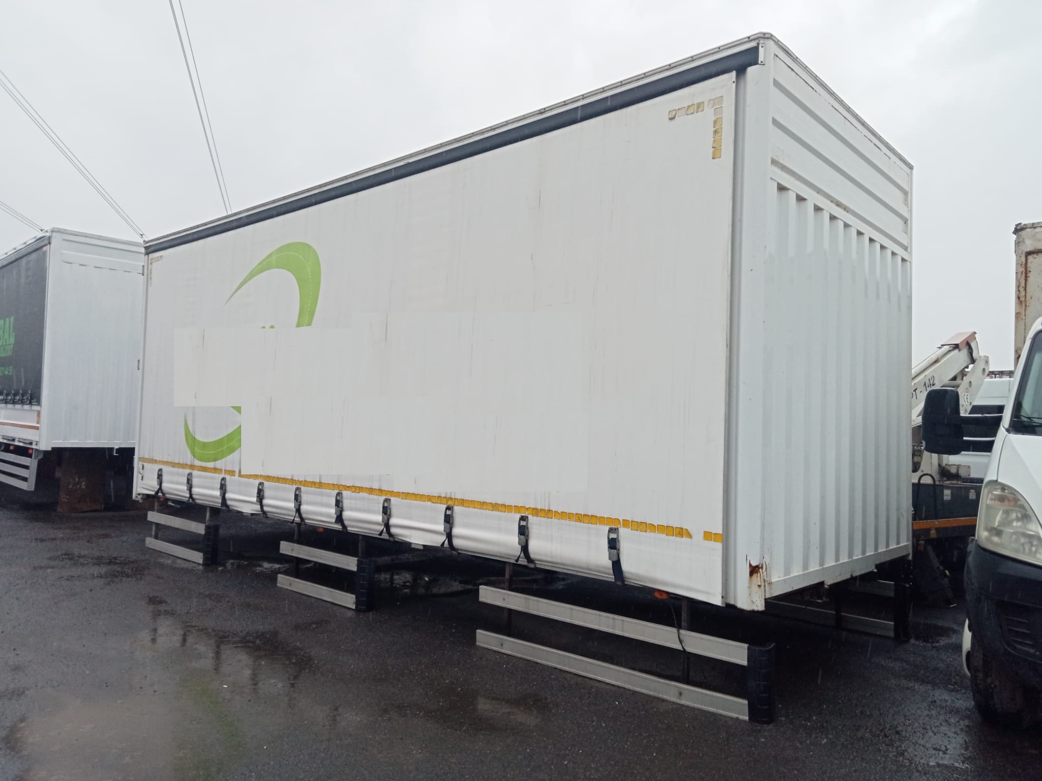 Kayar Perdeli Kasa ( Römork )